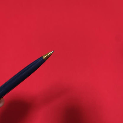 Waterman Expert Essential Pussy Blue GT ballpoint pen with blue resin body and gold trim shown with box and instructions