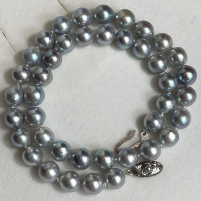9mm Akoya blue pearl necklace measuring 42cm with silver metal fittings weighing 39 grams