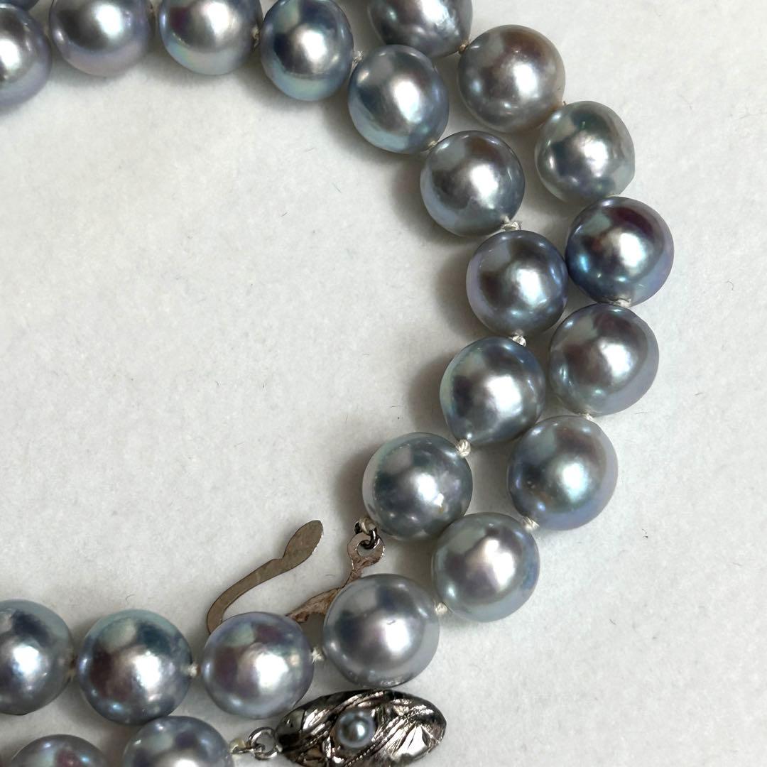 9mm Akoya blue pearl necklace measuring 42cm with silver metal fittings weighing 39 grams