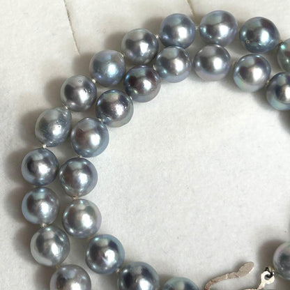 9mm Akoya blue pearl necklace measuring 42cm with silver metal fittings weighing 39 grams