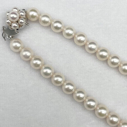 Tasaki Akoya pearl necklace and matching 8.5mm pearl earrings with 42cm WGK14 white gold chain