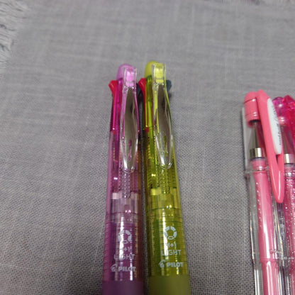 PILOT 4+1 LIGHT mechanical pencil set with 2 pencils, 4 refills, and 1 Sarasa Clip 0.4 featuring black, red, and blue colors