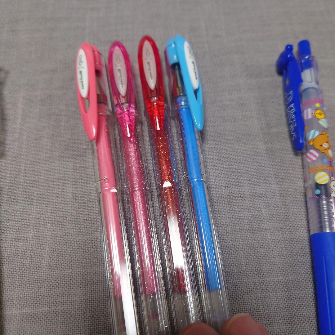 PILOT 4+1 LIGHT mechanical pencil set with 2 pencils, 4 refills, and 1 Sarasa Clip 0.4 featuring black, red, and blue colors