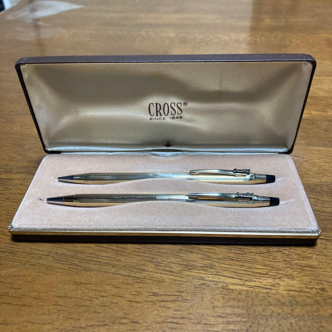 Non-sale Coca-Cola collaboration CROSS ballpoint pen with classic red and white design