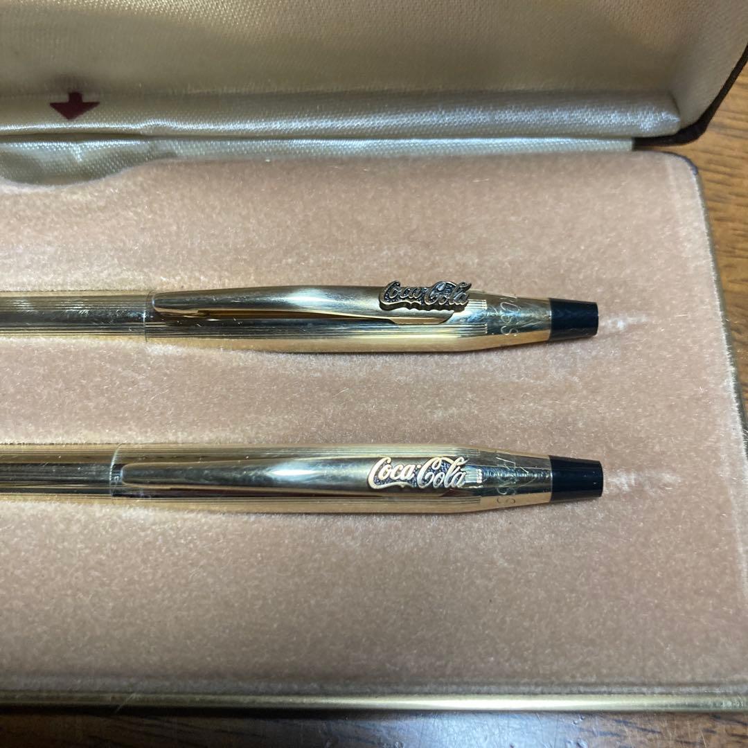 Non-sale Coca-Cola collaboration CROSS ballpoint pen with classic red and white design