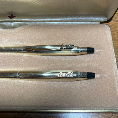 Non-sale Coca-Cola collaboration CROSS ballpoint pen with classic red and white design