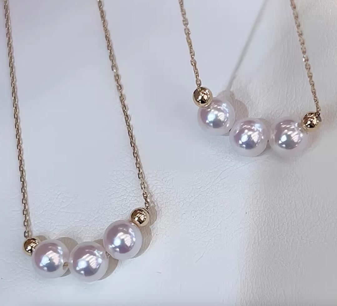 Akoya pearl smile necklace with 3 pearls and 18K gold pendant on a 45 cm chain