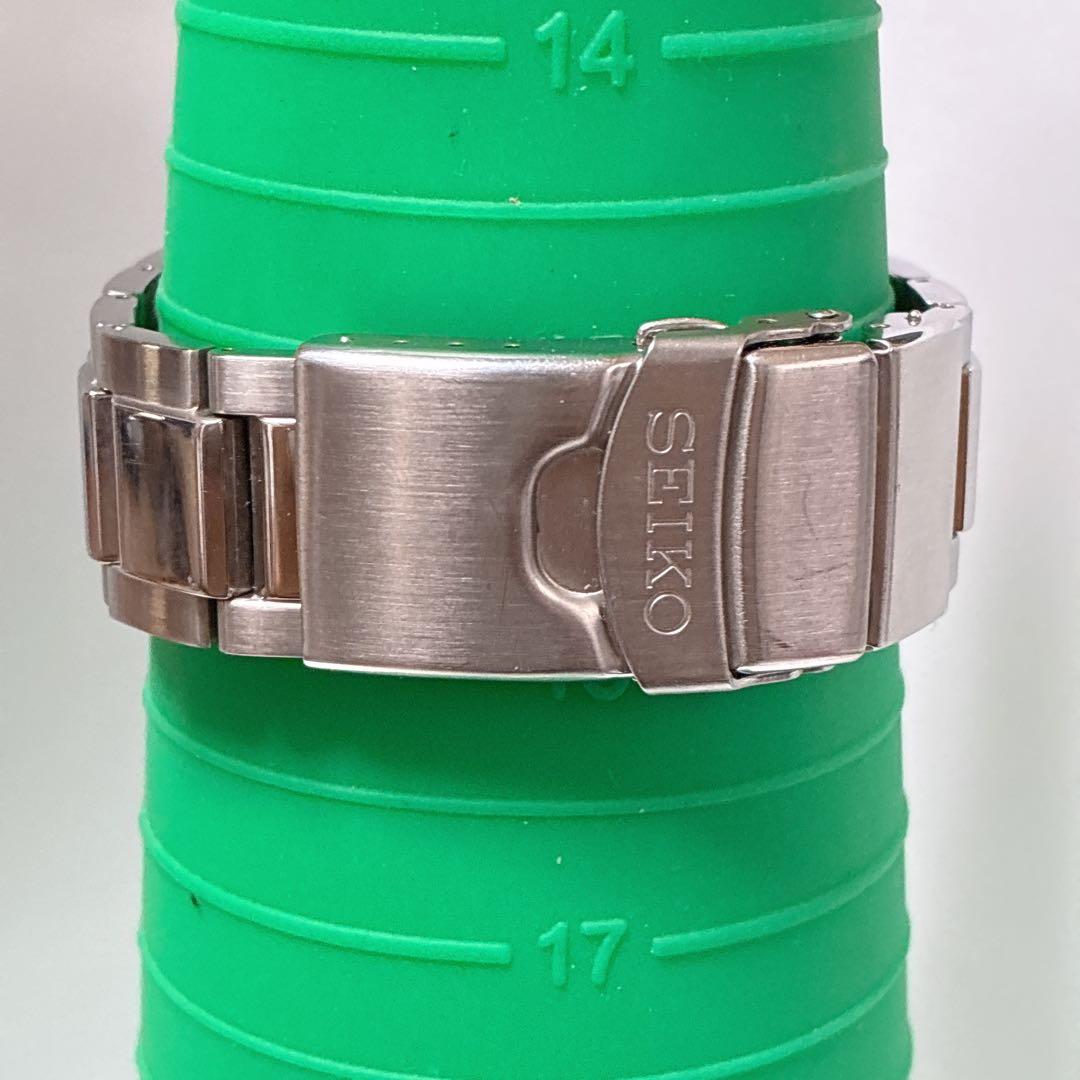 SEIKO V175-0AD0 Quartz Men's Watch — Japanese