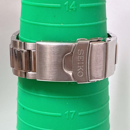 SEIKO V175-0AD0 Quartz Men's Watch — Japanese