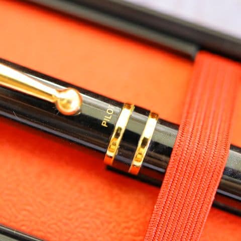 PILOT Grandse Ballpoint Pen in marble black finish with rotating mechanism and black ink, tested writing