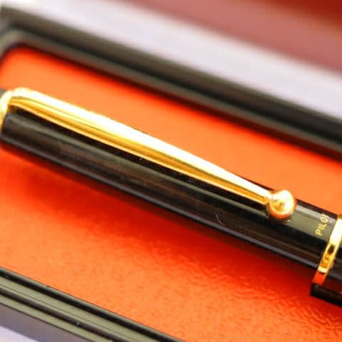 PILOT Grandse Ballpoint Pen in marble black finish with rotating mechanism and black ink, tested writing