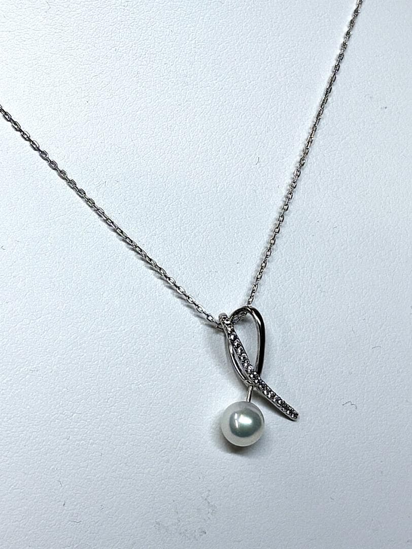 Akoya pearl silver pendant with 5.8mm white green pearl, 18 zircon stones, on a 40cm silver 925 chain