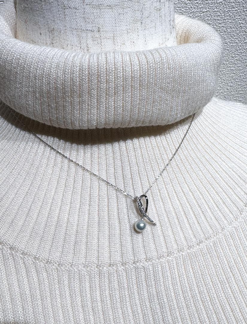 Akoya pearl silver pendant with 5.8mm white green pearl, 18 zircon stones, on a 40cm silver 925 chain