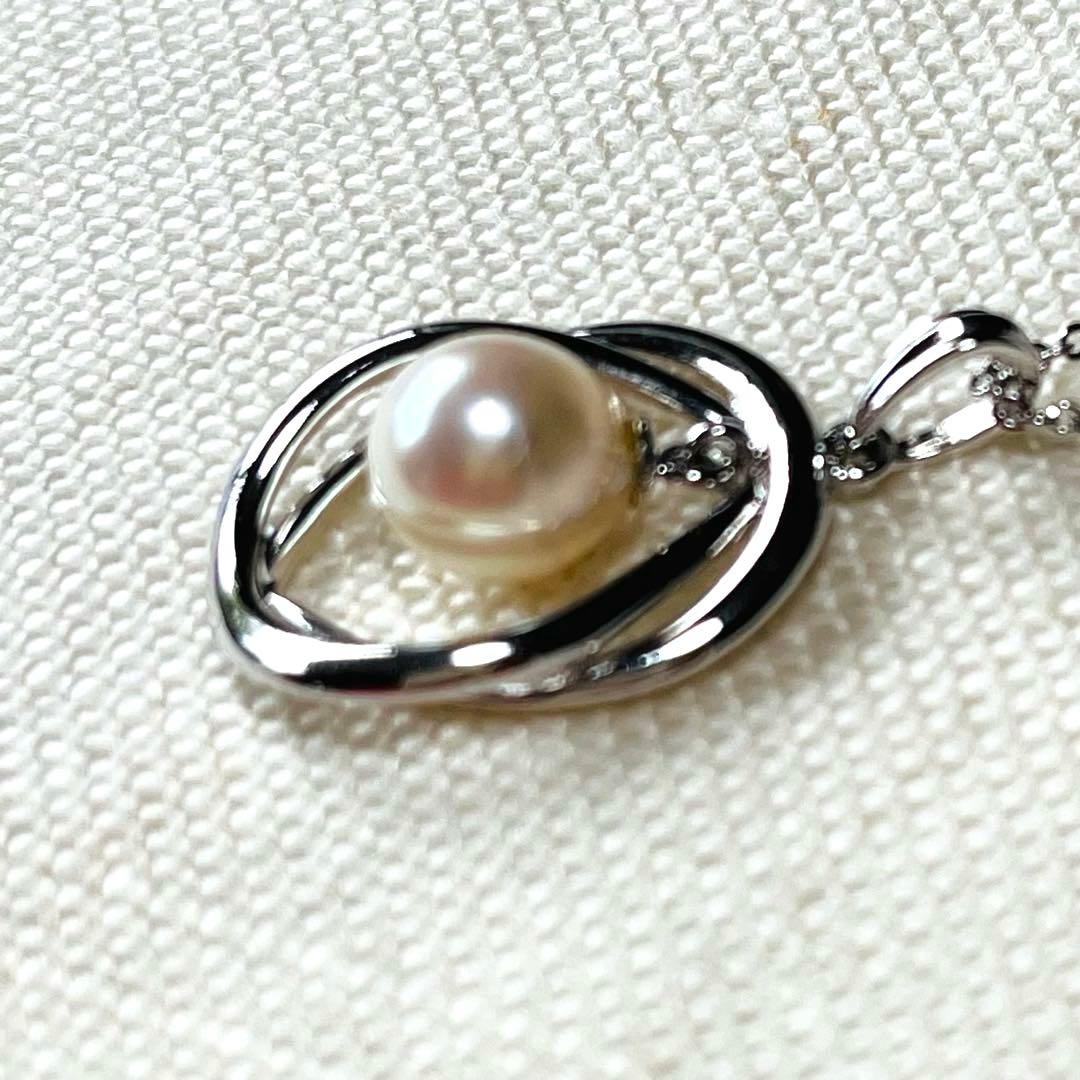 Unoptional Dinos Akoya pearl necklace pendant with 8mm pearl and 17x29mm silver pendant on 43cm chain