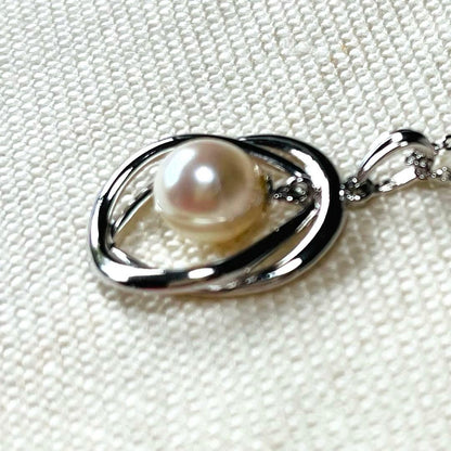 Unoptional Dinos Akoya pearl necklace pendant with 8mm pearl and 17x29mm silver pendant on 43cm chain
