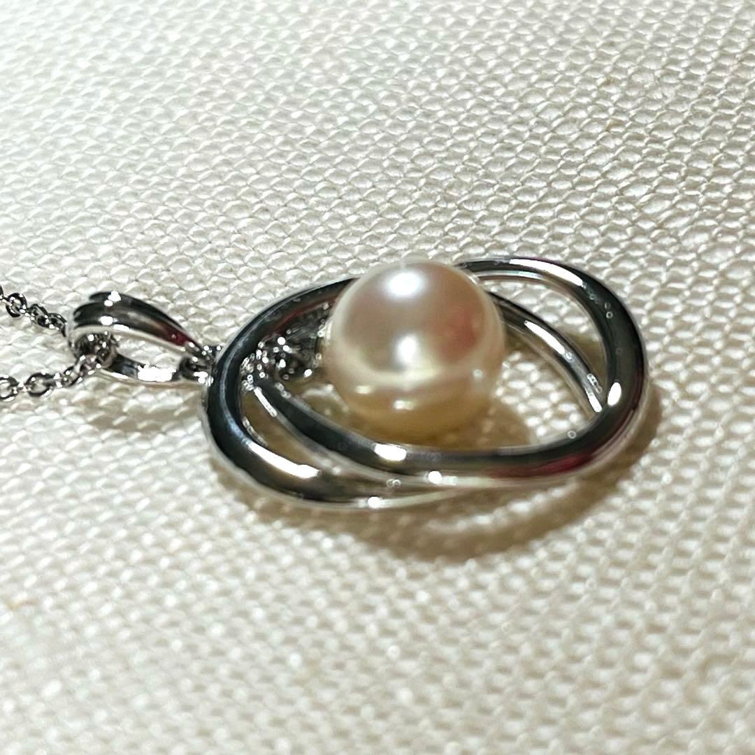 Unoptional Dinos Akoya pearl necklace pendant with 8mm pearl and 17x29mm silver pendant on 43cm chain