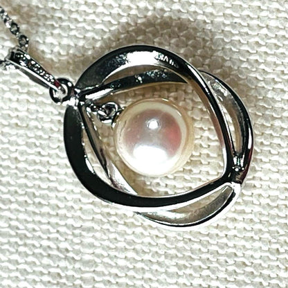 Unoptional Dinos Akoya pearl necklace pendant with 8mm pearl and 17x29mm silver pendant on 43cm chain