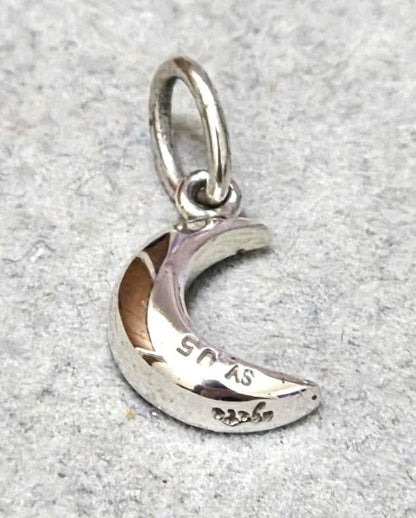 Agete diamond silver necklace top featuring sparkling diamonds on silver chain