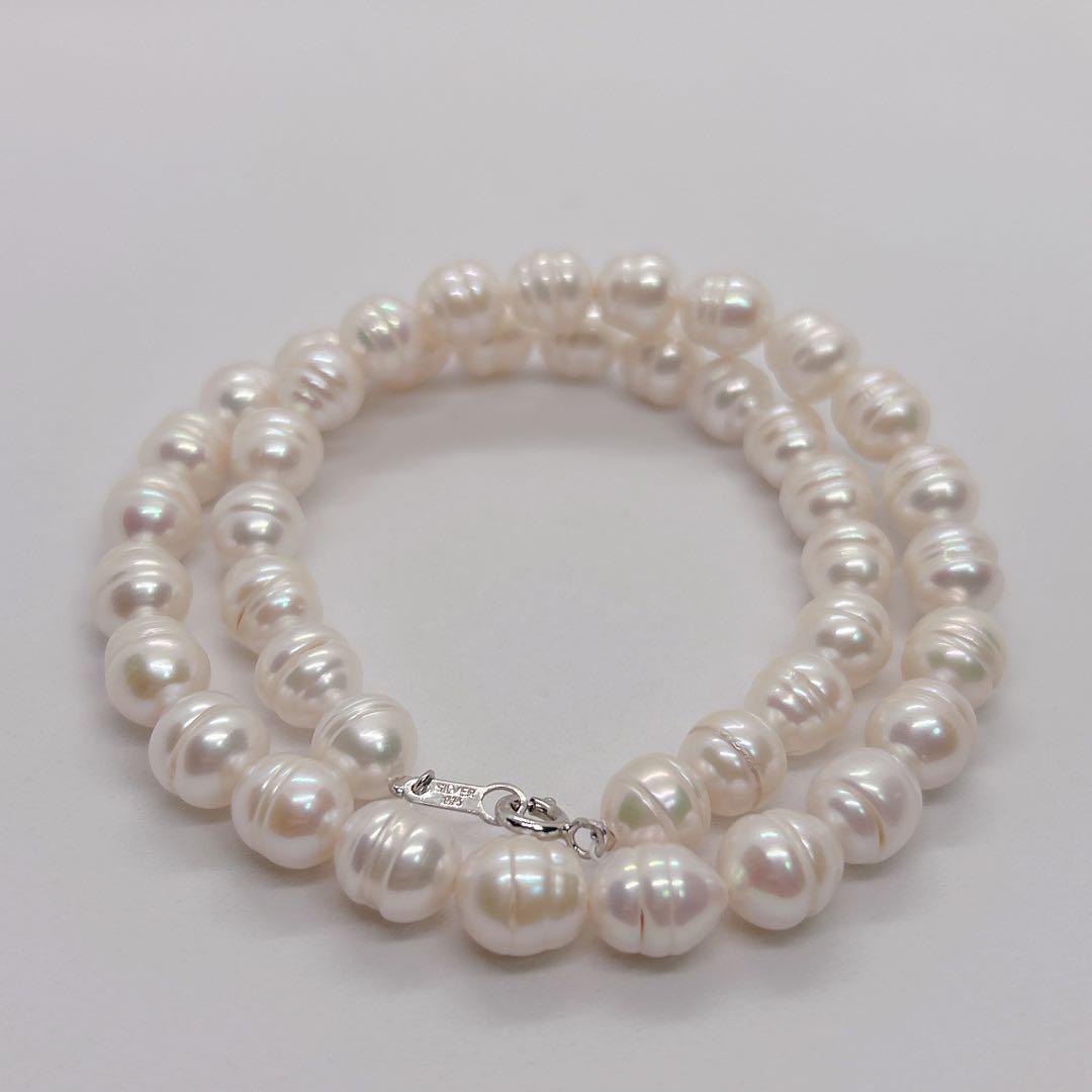 South Sea White Pinctada Pearl Necklace 41cm with 9-11mm round pearls and silver clasp