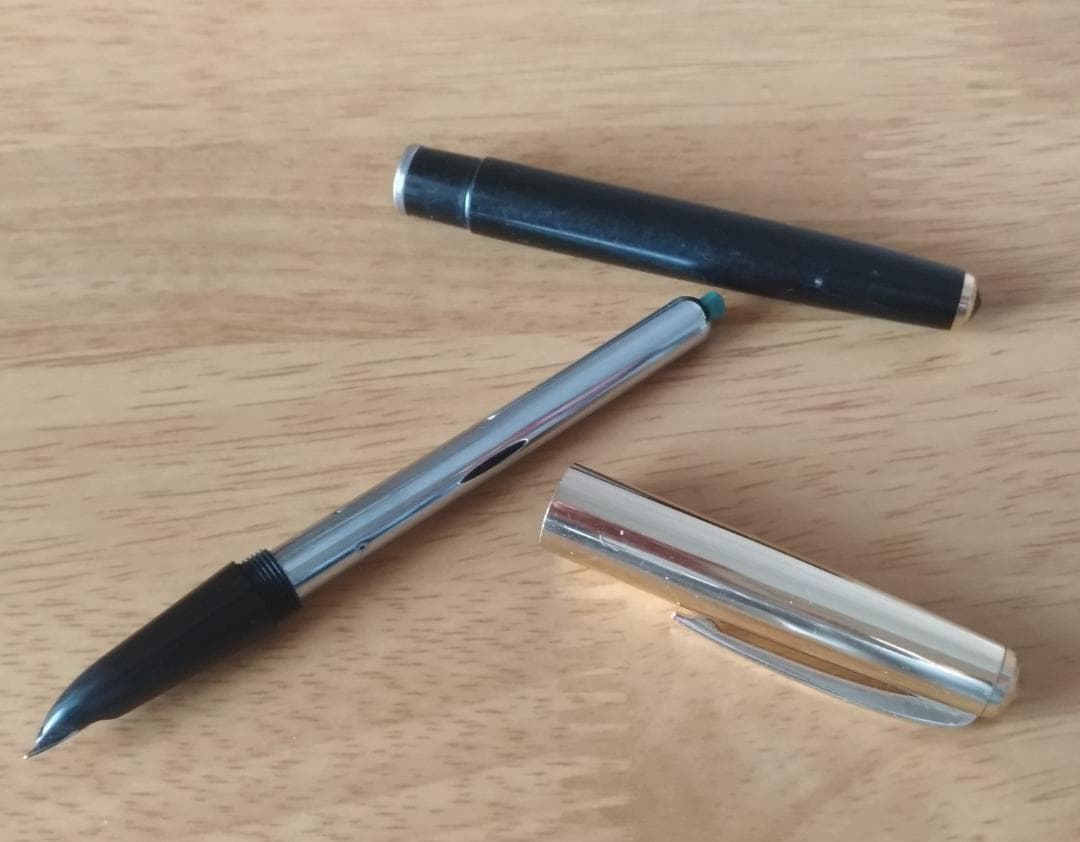 Vintage Pilot 14K Fountain Pen with gold nib made about 50 years ago