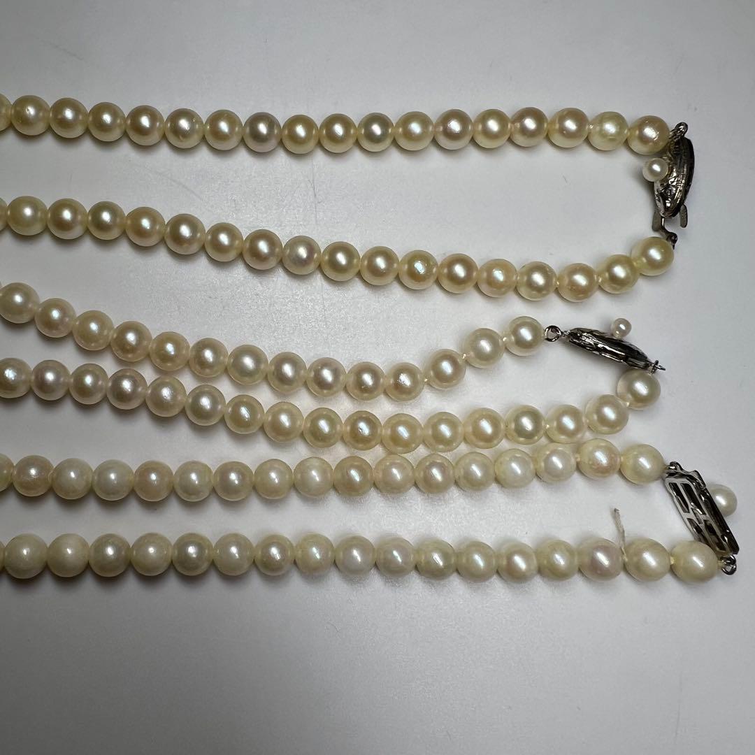 Three-strand Akoya pearl necklace with pearls measuring 6.8 to 6.9 cm in diameter