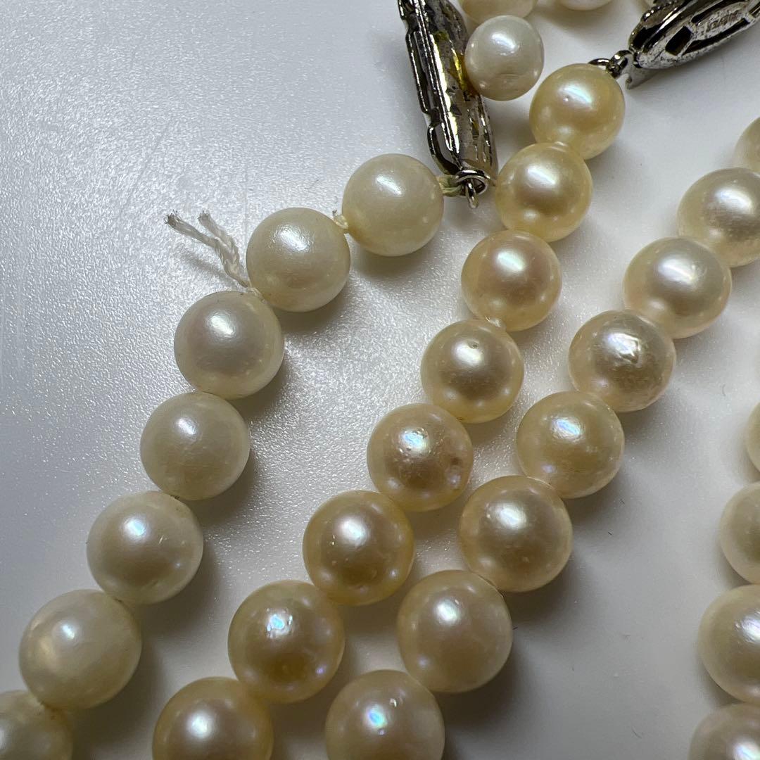 Three-strand Akoya pearl necklace with pearls measuring 6.8 to 6.9 cm in diameter
