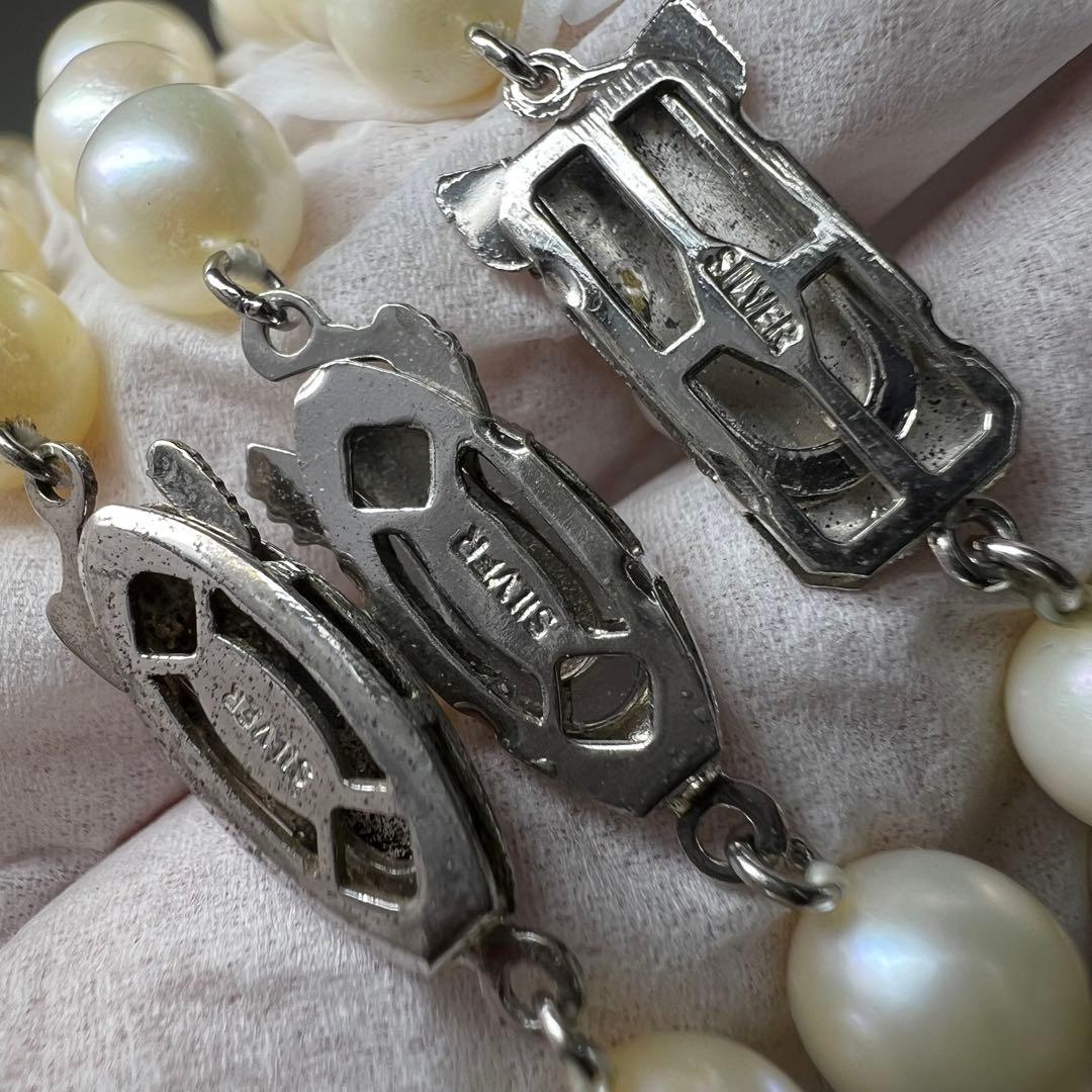 Three-strand Akoya pearl necklace with pearls measuring 6.8 to 6.9 cm in diameter