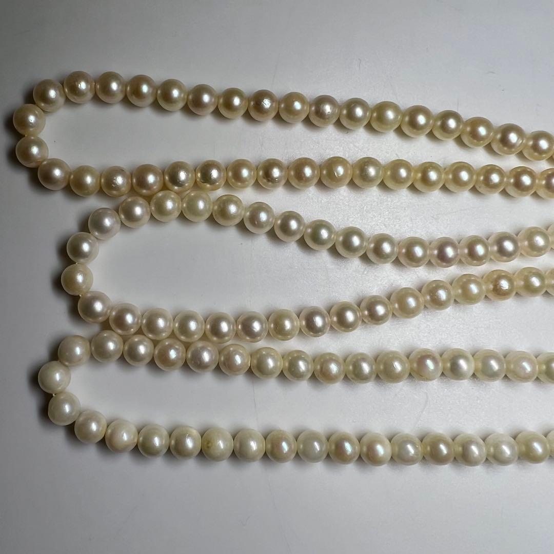 Three-strand Akoya pearl necklace with pearls measuring 6.8 to 6.9 cm in diameter