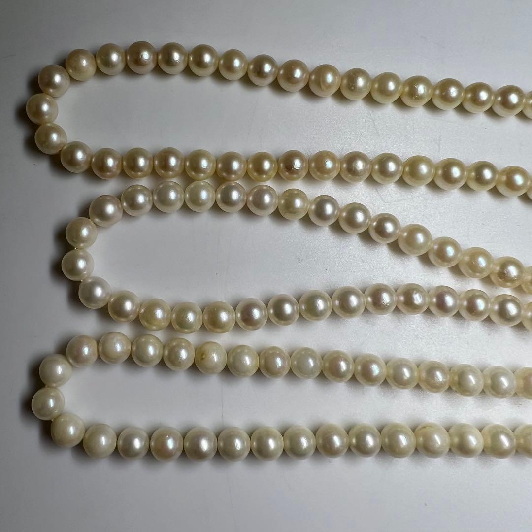 Three-strand Akoya pearl necklace with pearls measuring 6.8 to 6.9 cm in diameter