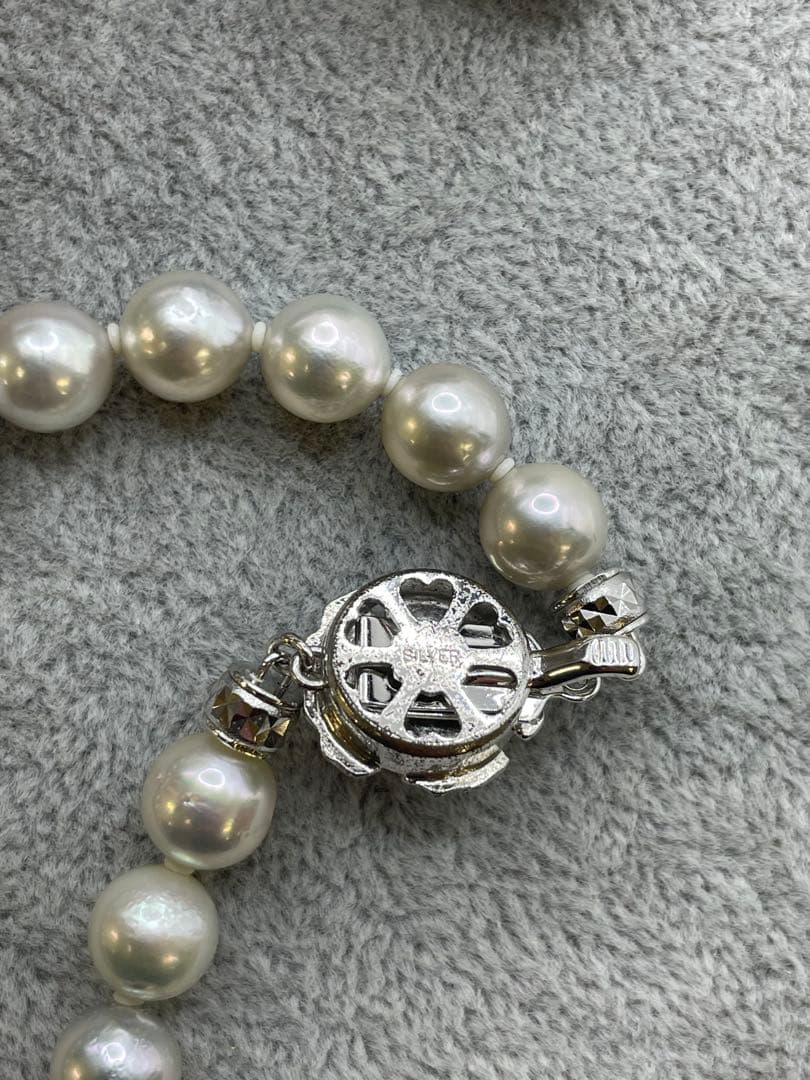 Akoya pearl silver necklace with 8mm genuine pearls on a 45 cm chain
