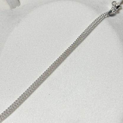 Mikimoto Akoya pearl necklace featuring 8mm pearls on a 44.5 cm silver chain