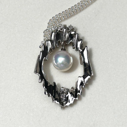 Mikimoto Akoya pearl necklace featuring 8mm pearls on a 44.5 cm silver chain