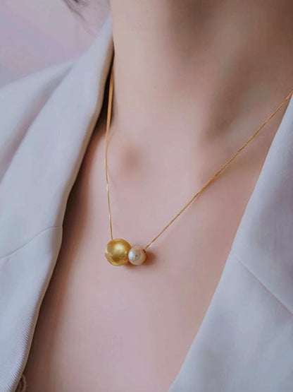 K18YG gold necklace featuring 9-10mm golden and 6-7mm Akoya pearls with 45cm chain