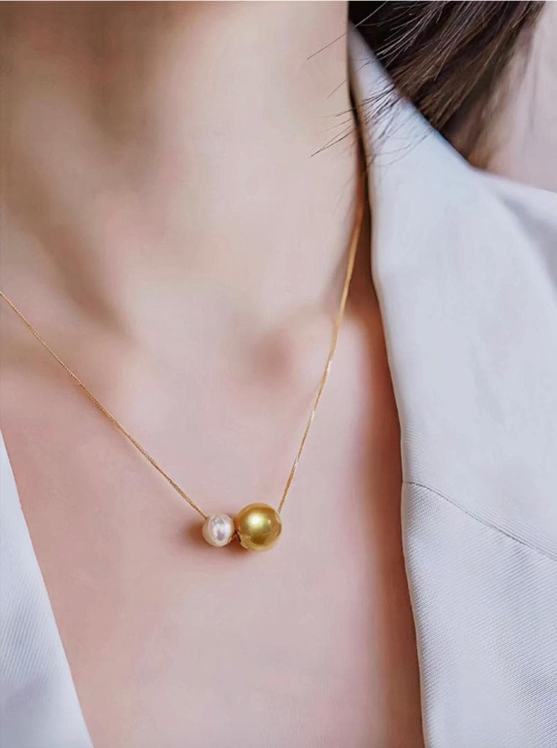 K18YG gold necklace featuring 9-10mm golden and 6-7mm Akoya pearls with 45cm chain