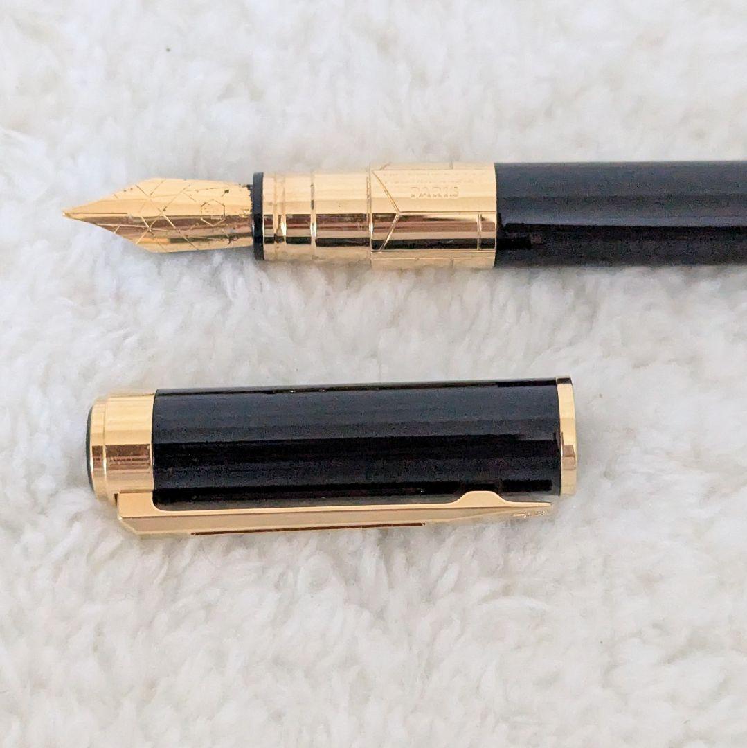 Waterman Perspective Black GT fountain pen with 23k gold plating, 13.5 cm length, shown on white background