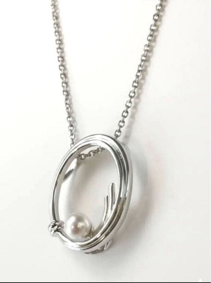 TASAKI Akoya pearl necklace with silver chain and circle design pendant, 45cm length