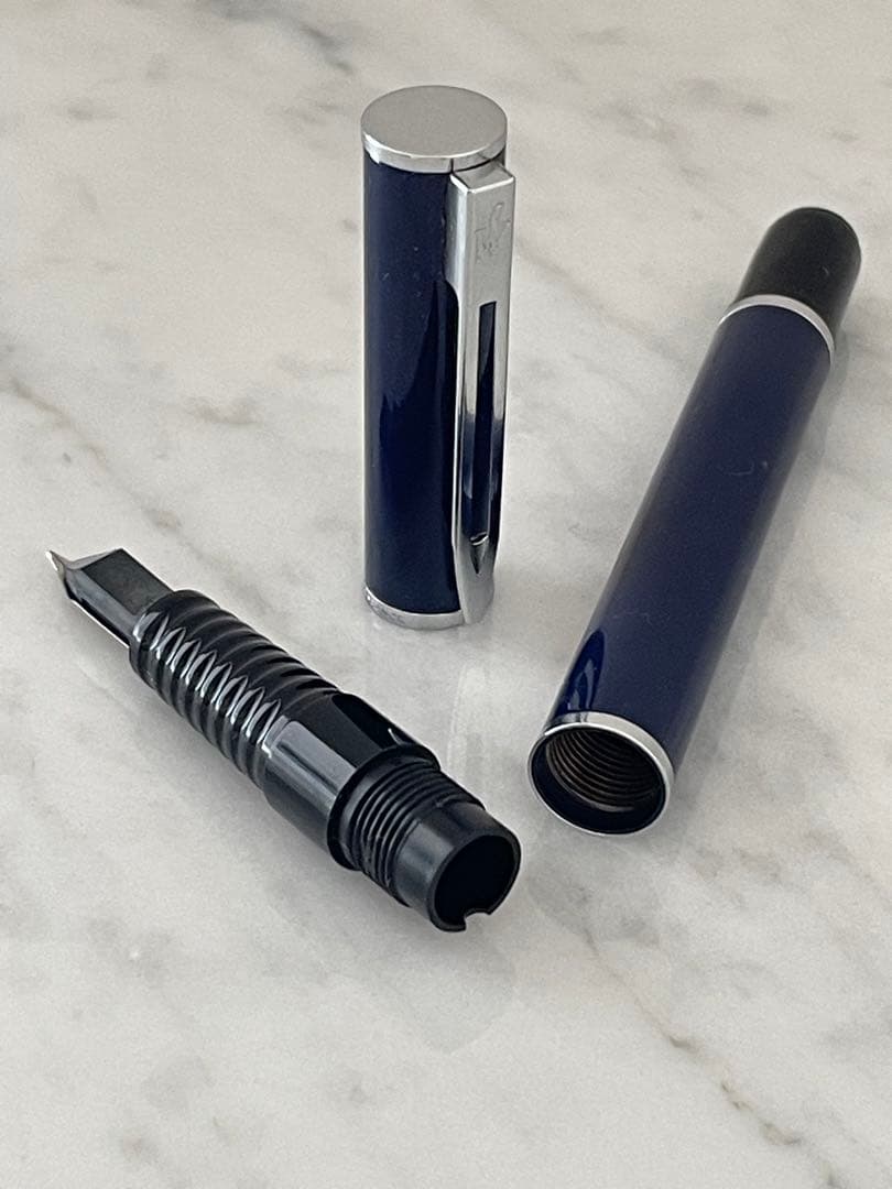 WATERMAN Loree Navy Lacquer fountain pen with stainless steel sider and sleek blue lacquer finish