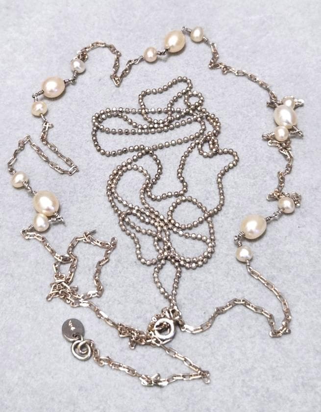 Agete pearl necklace featuring two silver925 strands with pearls, approximately 82 cm long