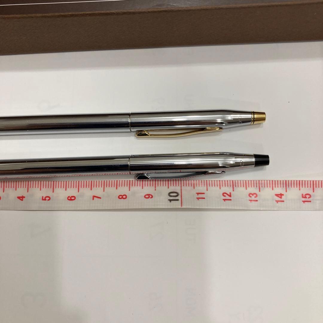 Kuro Twist Ballpoint Pen Classic Century set of 2 in gold and silver with included box