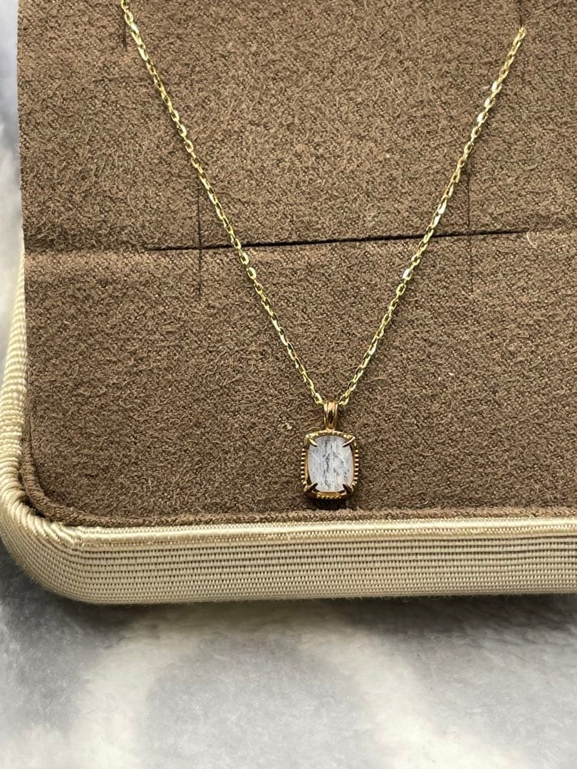 agete K5agate Chain K10 Necklace with blue lace agate and quartz in a moderate square shape inspired by Aurora light