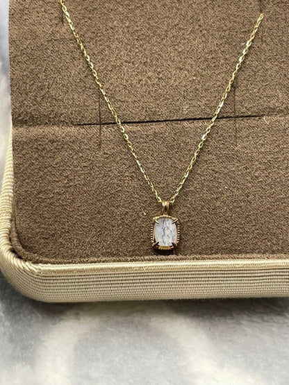 agete K5agate Chain K10 Necklace with blue lace agate and quartz in a moderate square shape inspired by Aurora light