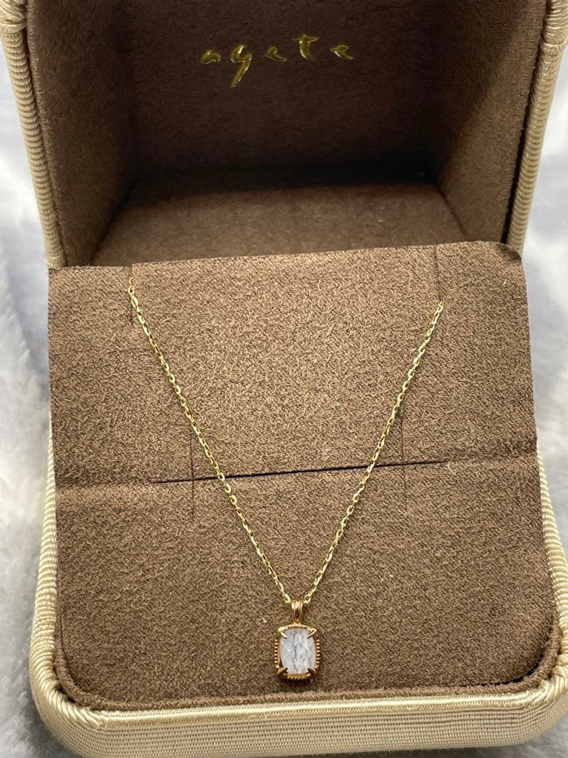 agete K5agate Chain K10 Necklace with blue lace agate and quartz in a moderate square shape inspired by Aurora light