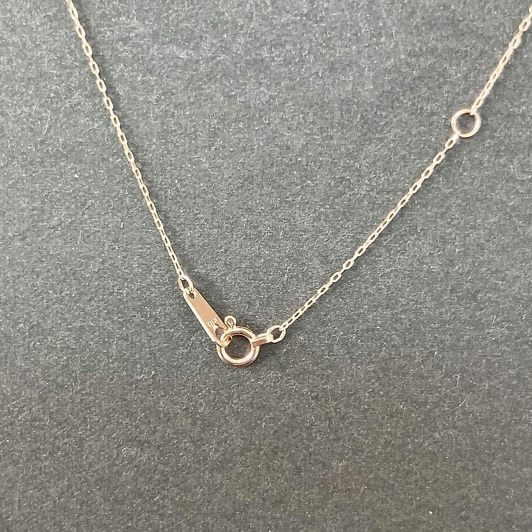Close-up of an Akoya Pearl Necklace with 6mm pearls and a 39cm adjustable chain