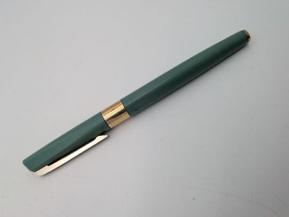 1960s Pilot SUPER150 fountain pen featuring a 14K gold nib