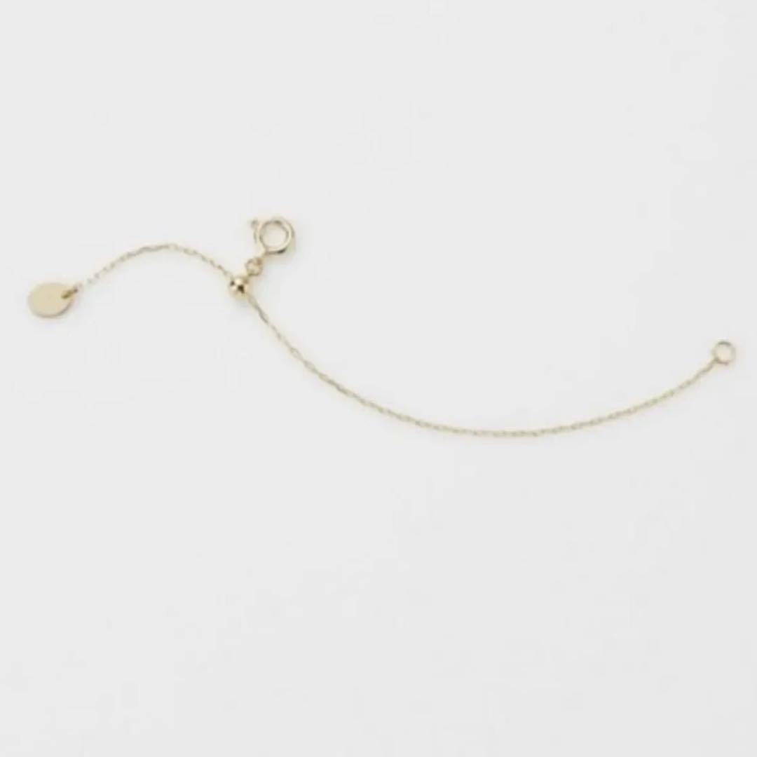 Agete necklace made of K10 gold with an adjustable 10.5 cm chain displayed on a white background