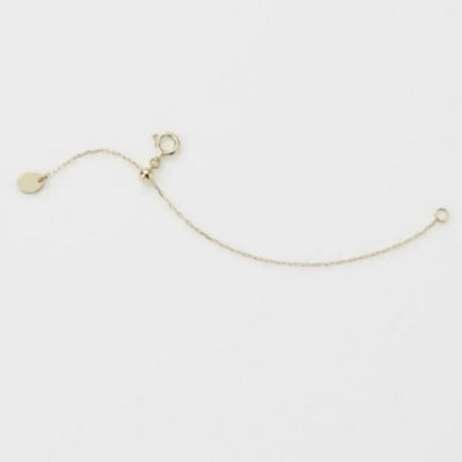 Agete necklace made of K10 gold with an adjustable 10.5 cm chain displayed on a white background
