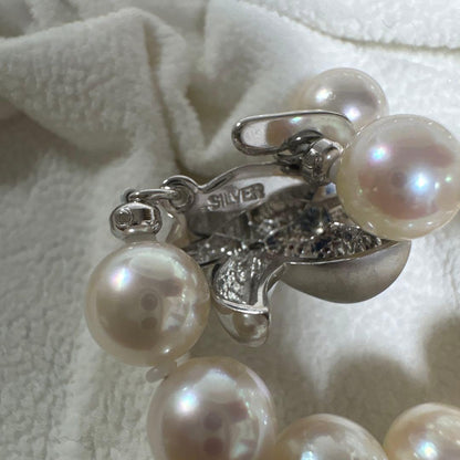 CACHER Akoya pearl necklace with flower pearl and small 0.02ct blue stone on 49 cm chain