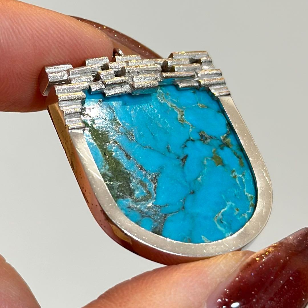 TASAKI turquoise silver pendant with blue stone and silver engraving, 3cm vertical diameter