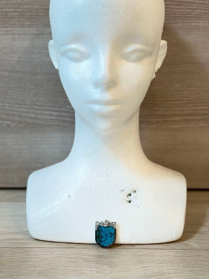 TASAKI turquoise silver pendant with blue stone and silver engraving, 3cm vertical diameter