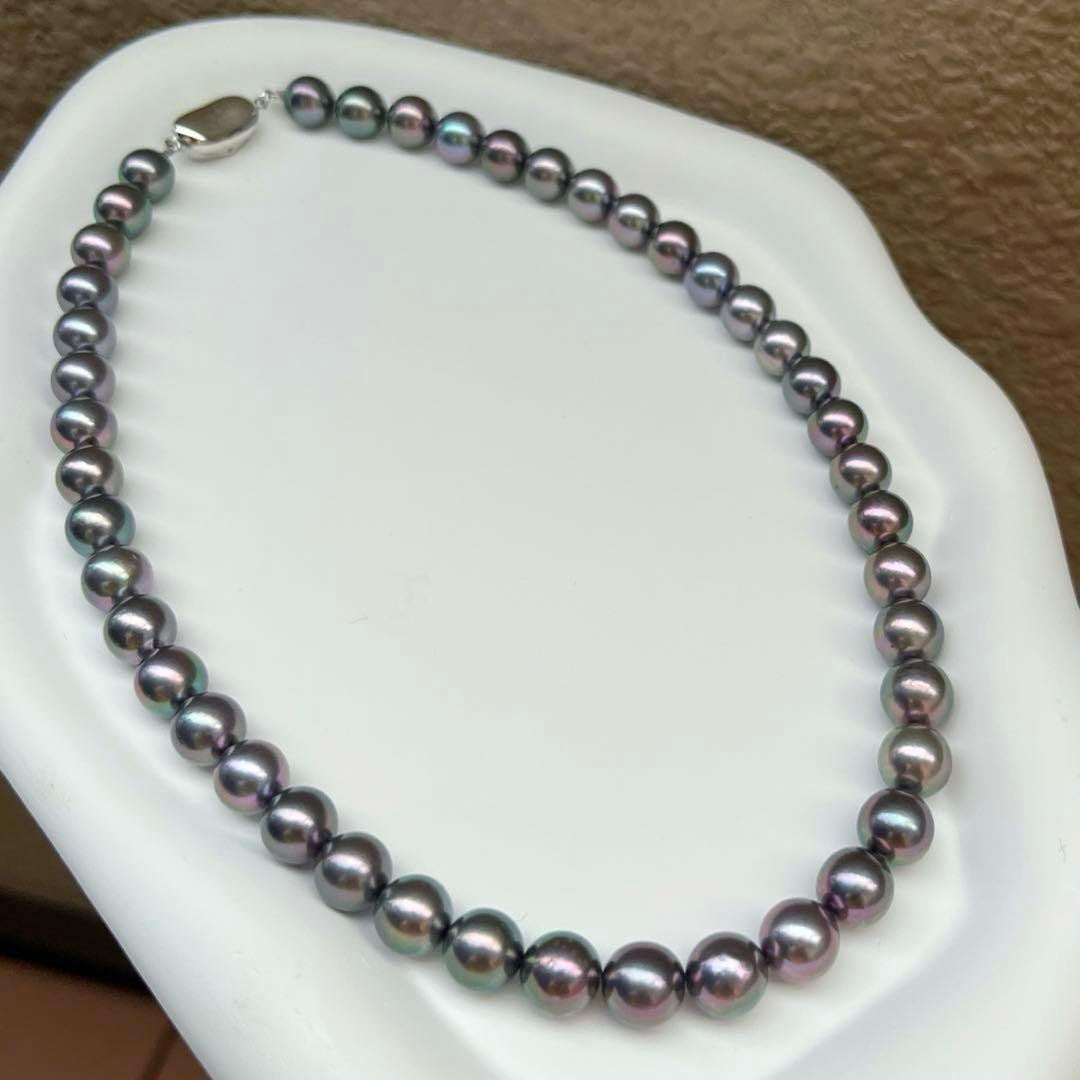 Akoya genuine pearl necklace with black pearls showing slight red hue, 9-9.5mm, 43cm length with case
